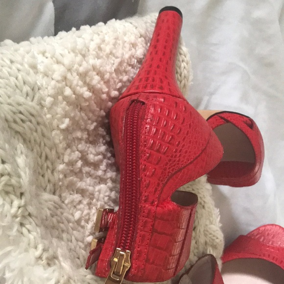 Shoe - Picture 5 of 7